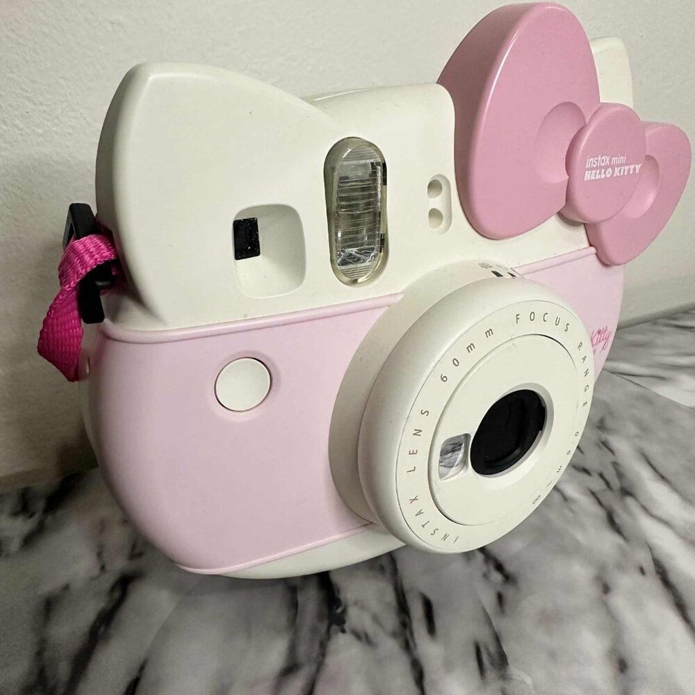 Fujifilm Instax Sanrio Hello Kitty Instant Film Camera WORKING - Picture 2 of 4